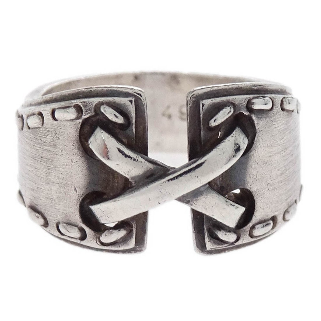 Vintage Hermes Round Ring Size 47 in 925 Silver: Vintage Hermes Round Ring Size 47 in 925 Silver This exquisite vintage Hermes ring features a classic round shape, crafted from high-quality sterling silver with a purity of 925. Known for its eleganc