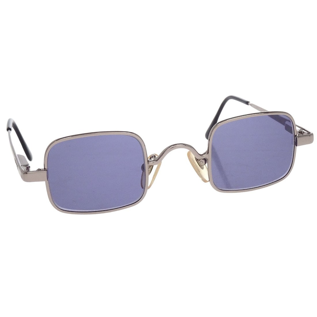 Chanel CC Logos Purple Frame Black Lens Women Sunglasses: Chanel CC Logos Purple Frame Black Lens Women Sunglasses These Chanel sunglasses feature a stylish purple acrylic frame paired with black acrylic lenses, offering a chic logo-themed design. Made in It