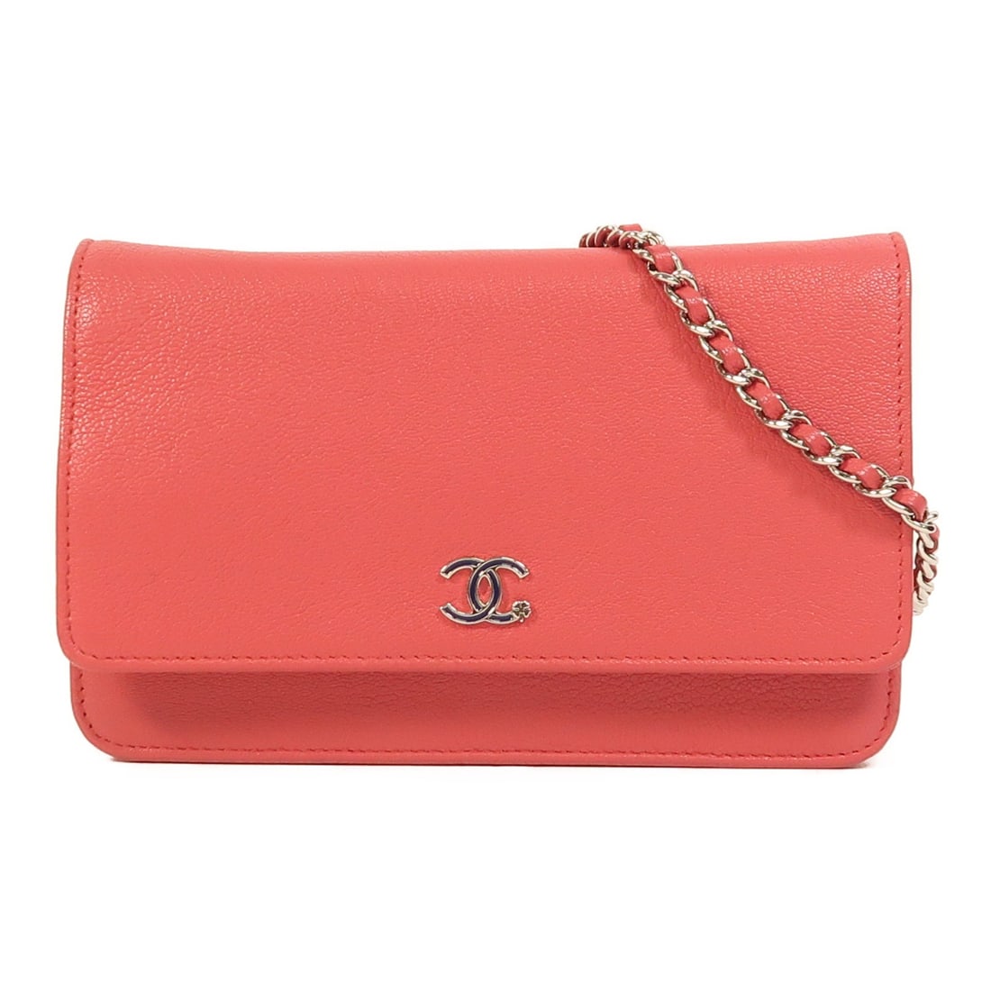 CHANEL Pink Calfskin Leather Wallet On Chain Shoulder Bag: CHANEL Pink Calfskin Leather Wallet On Chain Shoulder Bag Elevate your style with this exquisite CHANEL Wallet On Chain (WOC) Shoulder Bag, crafted from luxurious calfskin leather in a stunning pink h