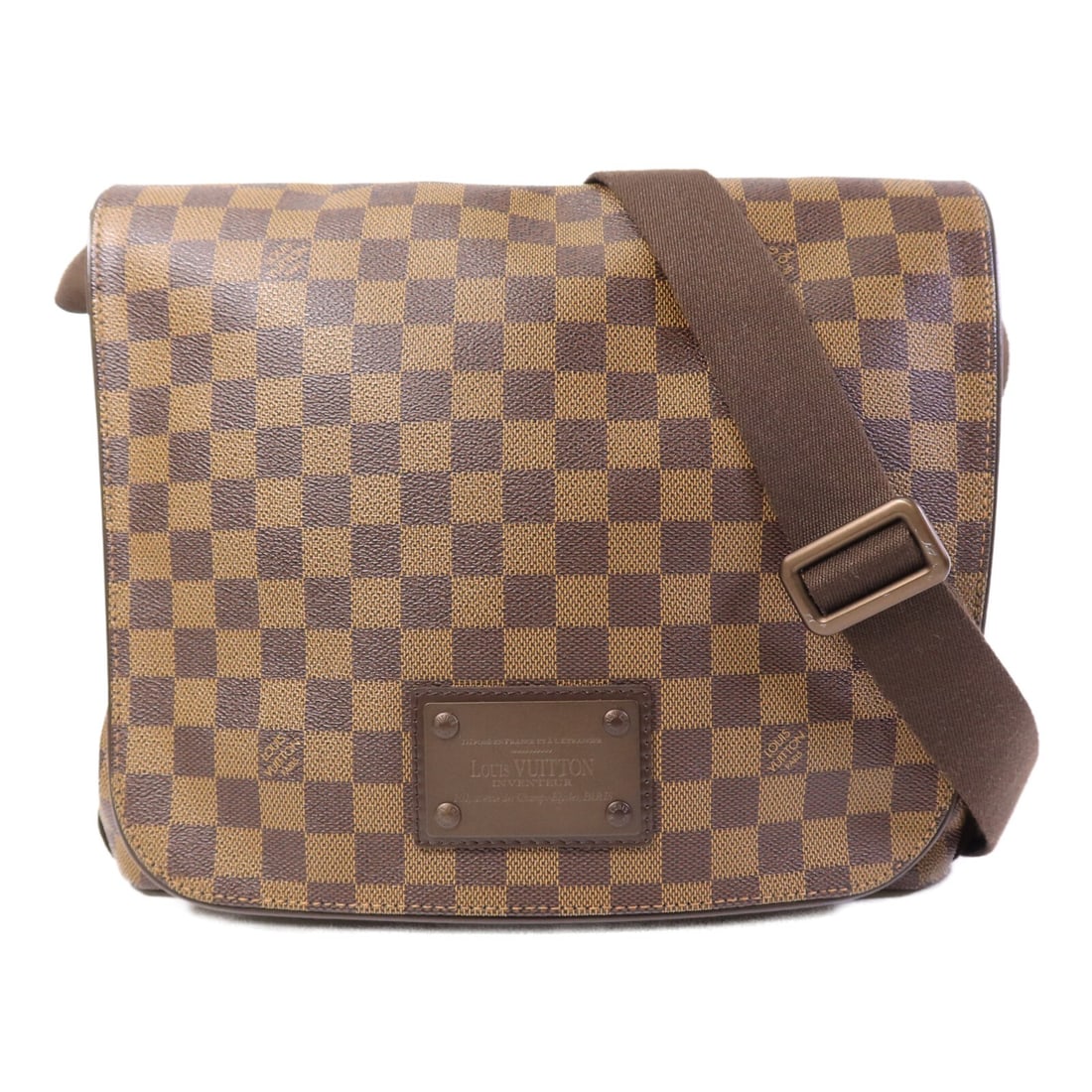 Louis Vuitton Brooklyn MM Damier Brown GHW Shoulder Bag: Louis Vuitton Brooklyn MM Damier Brown GHW Shoulder Bag This Louis Vuitton Brooklyn MM shoulder bag features the iconic Damier brown PVC coated canvas exterior. Designed for unisex use, it offers a sl