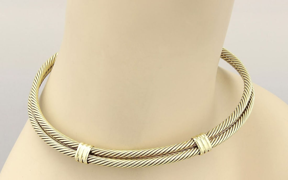 David Yurman 14k Yellow Gold Cable Choker Necklace: David Yurman 14k Yellow Gold Cable Choker Necklace This pre-owned David Yurman choker necklace is expertly crafted from 14k yellow gold and features the designer's iconic double cable wire design. Wit