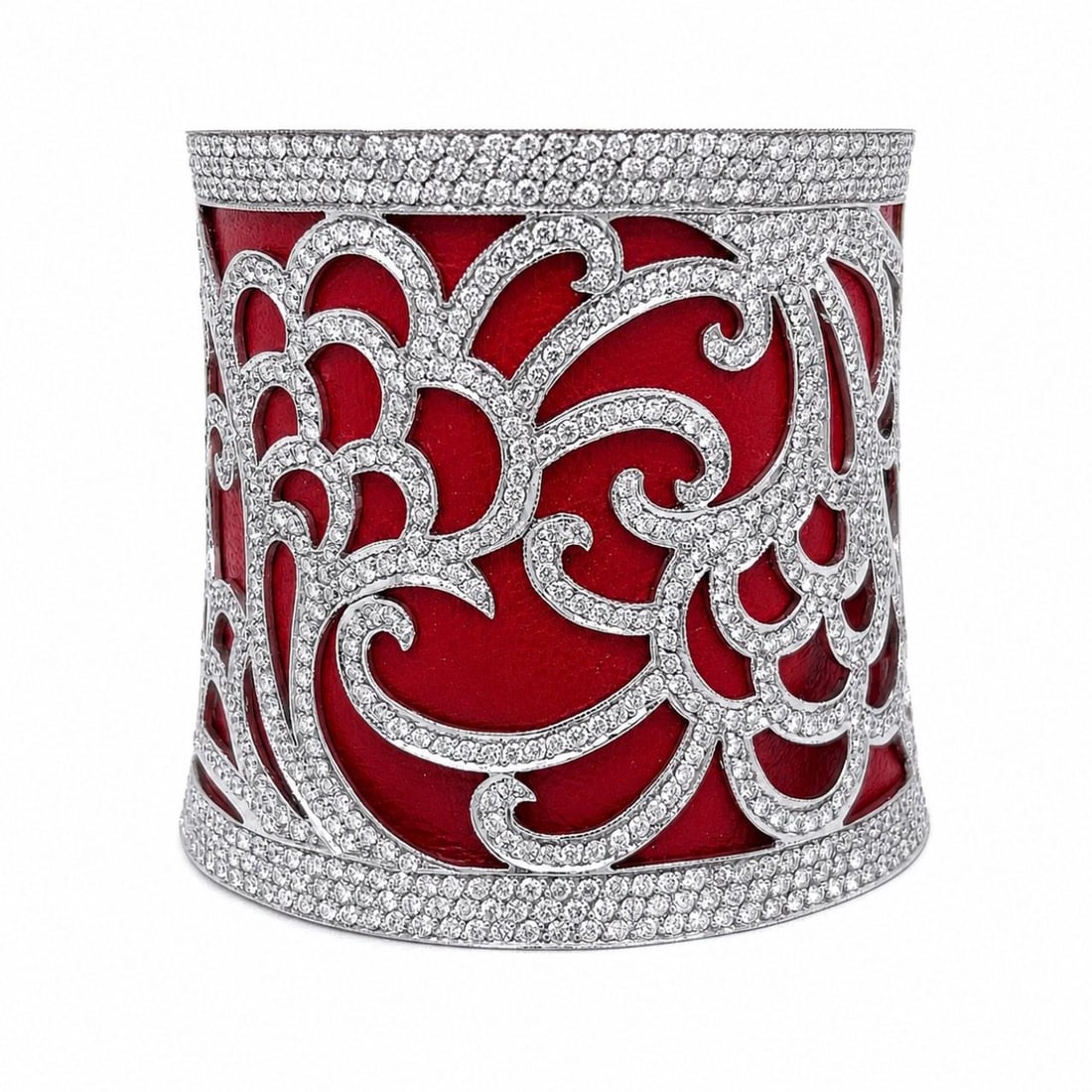 Diamond Cuff Bracelet 18K White Gold Interchangeable Sleeves: Diamond Cuff Bracelet 18K White Gold Interchangeable Sleeves This elegant cuff bracelet is crafted from 18K white gold and features 455 diamonds with a total weight of approximately 13.23 carats, show
