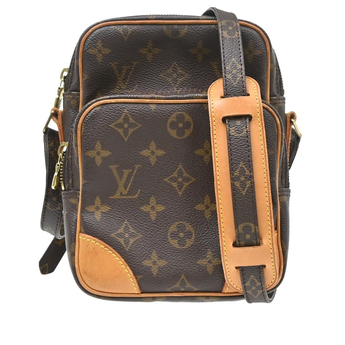 Louis Vuitton Amazone Monogram Canvas Crossbody Bag M45236: Louis Vuitton Amazone Monogram Canvas Crossbody Bag M45236 This vintage Louis Vuitton Amazon crossbody shoulder bag features the iconic monogram canvas leather exterior in brown, complemented by a mat