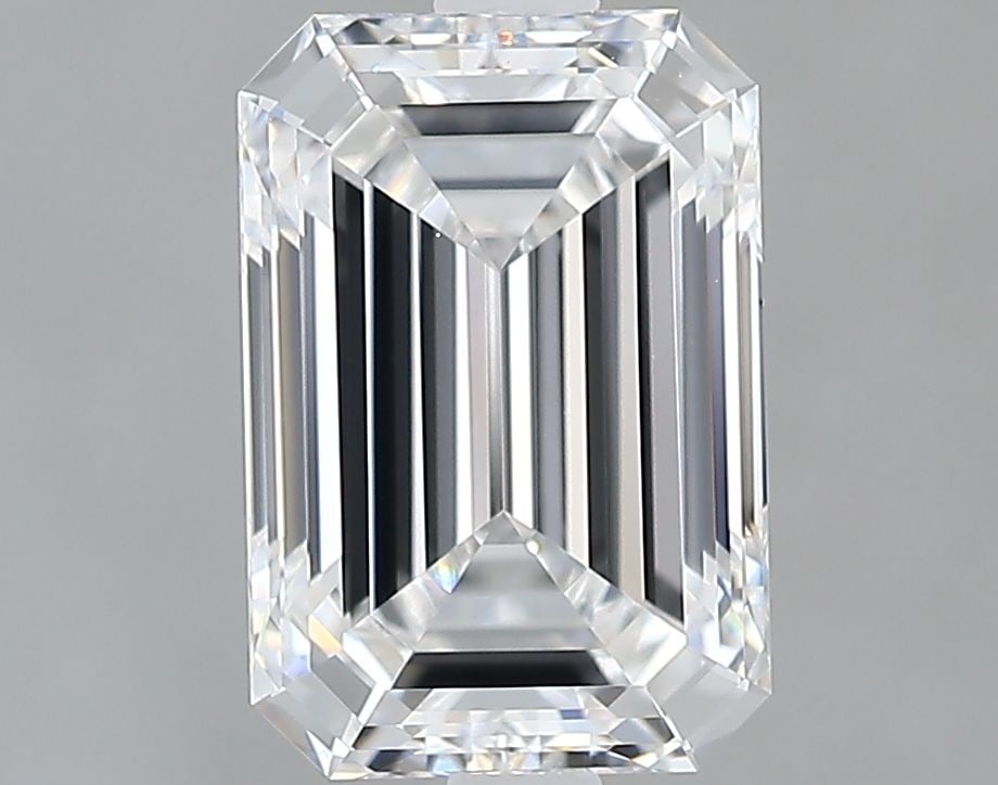 Loose Diamond - EMERALD 2.07ct E VS1: Loose Diamond - EMERALD 2.07ct E VS1 Source: This is a real non-mined Diamond that has been grown in a lab Shape: EMERALD Carats: 2.07 Color: E Clarity: VS1 Certification: GIA Video:
