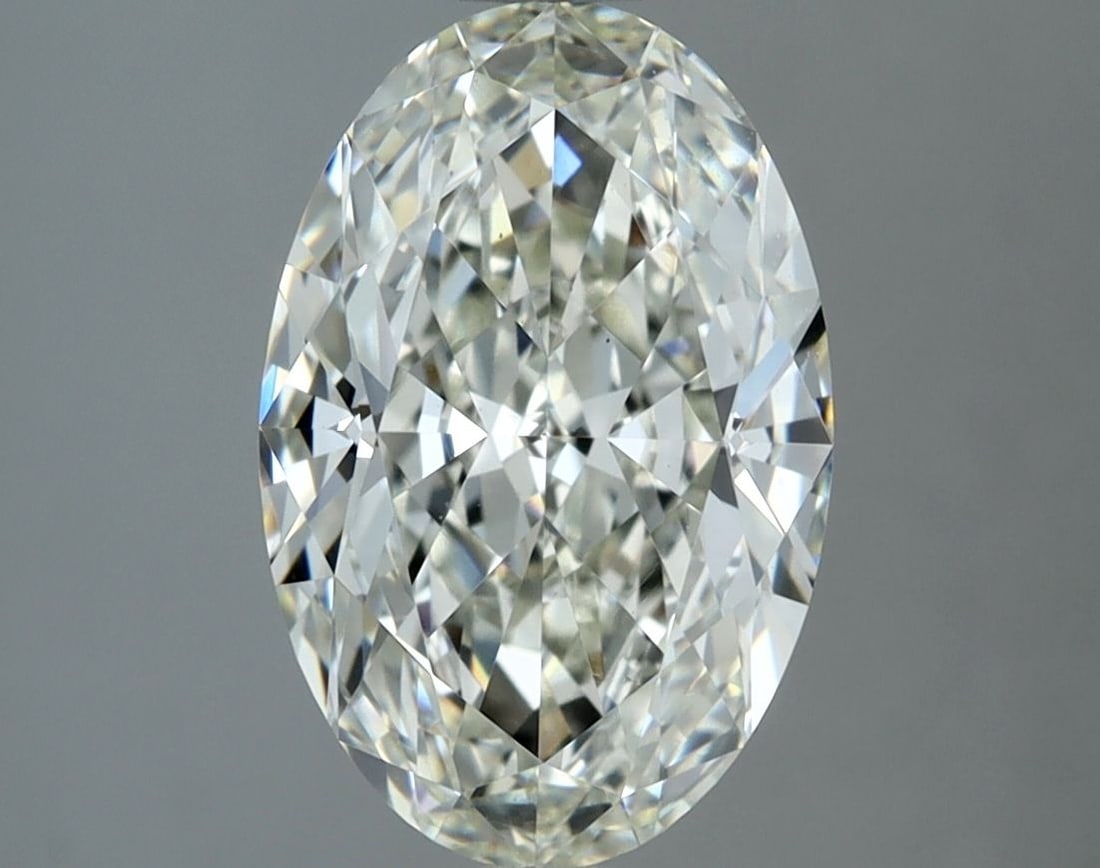Loose Diamond - OVAL 2.1ct I VS1: Loose Diamond - OVAL 2.1ct I VS1 Source: Natural Shape: OVAL Carats: 2.1 Color: I Clarity: VS1 Certification: IGI Video: