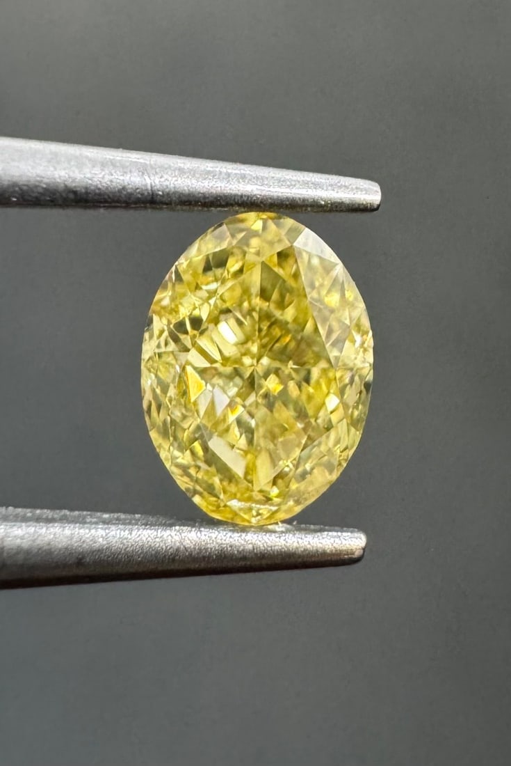 Loose Diamond - OVAL 0.51ct Fancy Intense Yellow VS2: Loose Diamond - OVAL 0.51ct Fancy Intense Yellow VS2 Source: Natural Shape: OVAL Carats: 0.51 Color: Fancy Intense Yellow Certification: GIA Video: