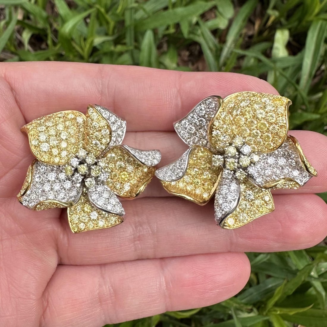 Roberto Casarin 18k Yellow White Gold Flower Diamond Earrings GIA 12ctw: Roberto Casarin 18k Yellow White Gold Flower Diamond Earrings GIA 12ctw These Roberto Casarin large flower earrings are crafted from solid 18k yellow and white gold, featuring an impressive total of a