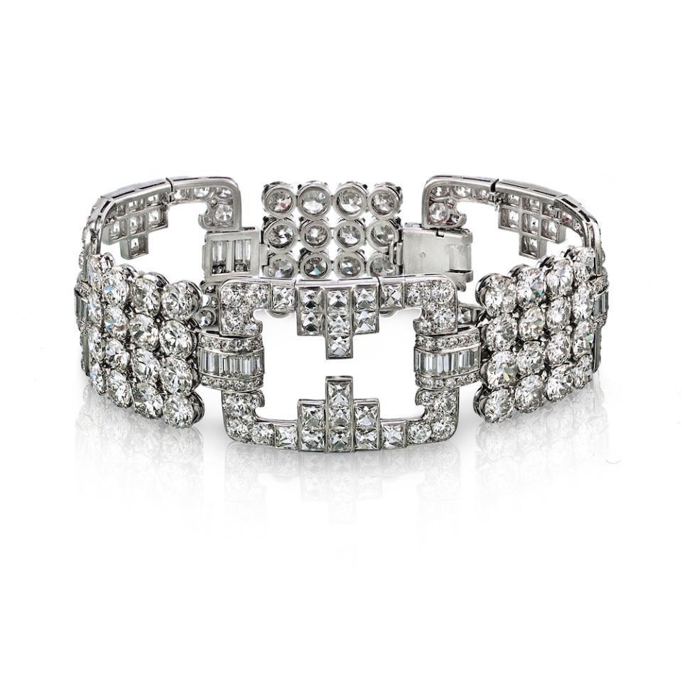 Vintage 45 Carat Diamond Bracelet in Platinum: Vintage 45 Carat Diamond Bracelet in Platinum Experience luxury with this exquisite vintage bracelet crafted from platinum. This stunning piece showcases an impressive 45 carats of dazzling round, bag