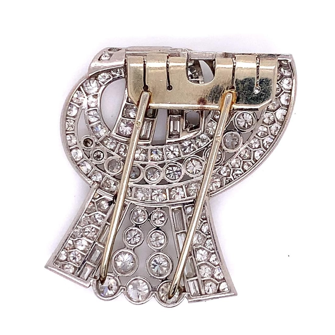 Art Deco Platinum Brooch with 129 Diamonds 7.75 Ct F-H VS1-SI1: Art Deco Platinum Brooch with 129 Diamonds 7.75 Ct F-H VS1-SI1 This exquisite Art Deco brooch is crafted in luxurious platinum and adorned with 129 sparkling diamonds, totaling approximately 7.75 cara