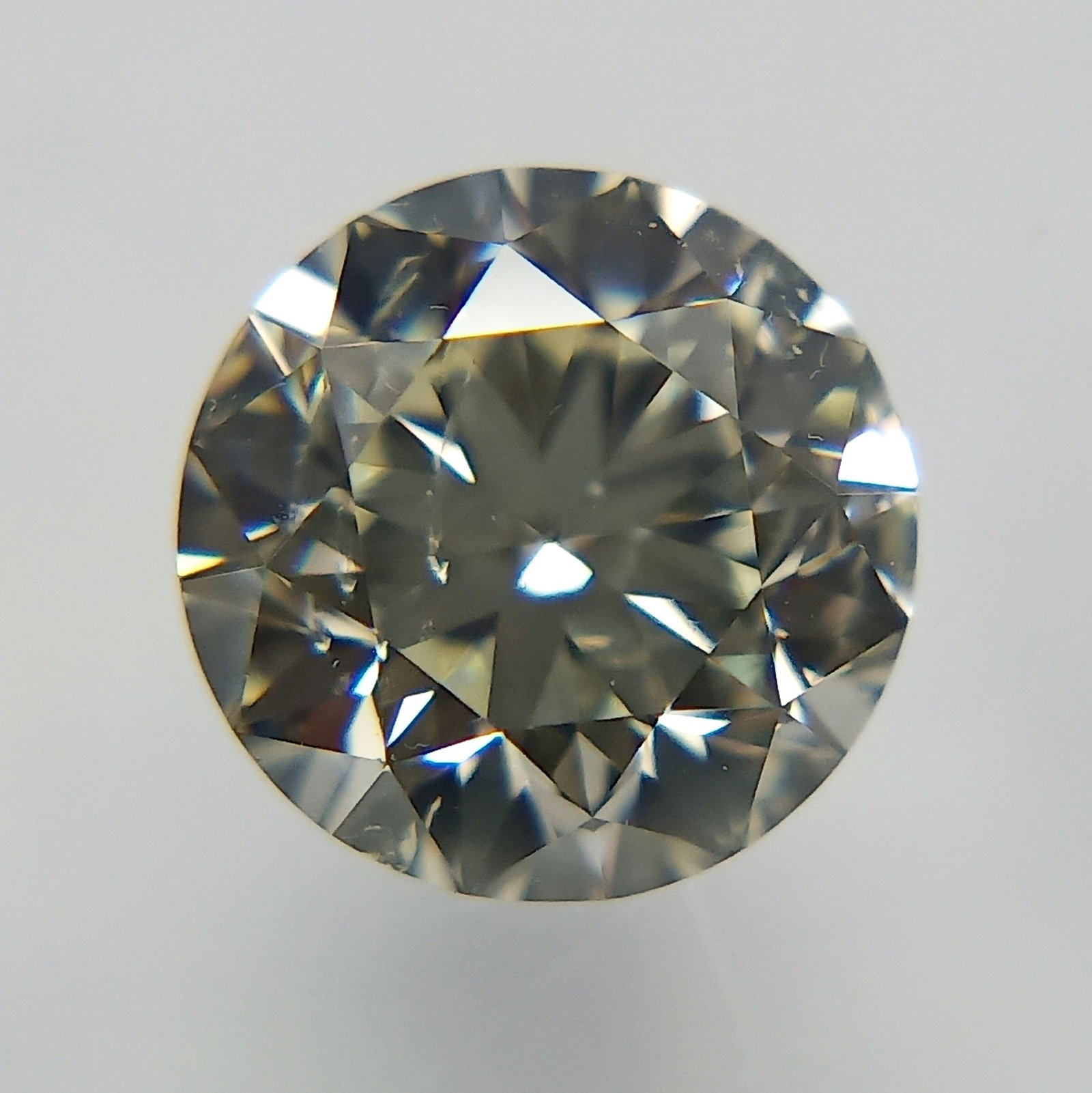 Loose Diamond - ROUND 0.7ct L I1: Loose Diamond - ROUND 0.7ct L I1 Source: Natural Shape: ROUND Carats: 0.7 Color: L Clarity: I1 Certification: IGI PLEASE NOTE: Framed, Large, or heavy items do not have shipping costs included. The ex