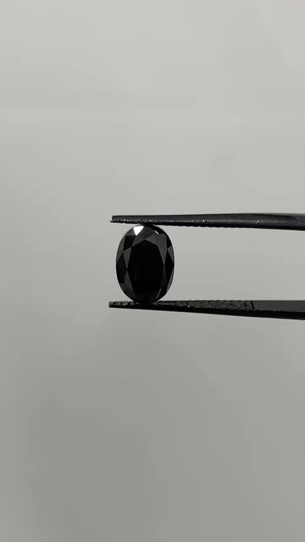 Loose Diamond - OVAL 2.16ct Fancy Black VVS2: Loose Diamond - OVAL 2.16ct Fancy Black VVS2 Source: Natural Shape: OVAL Carats: 2.16 Color: Fancy Black Certification: GIA Video: