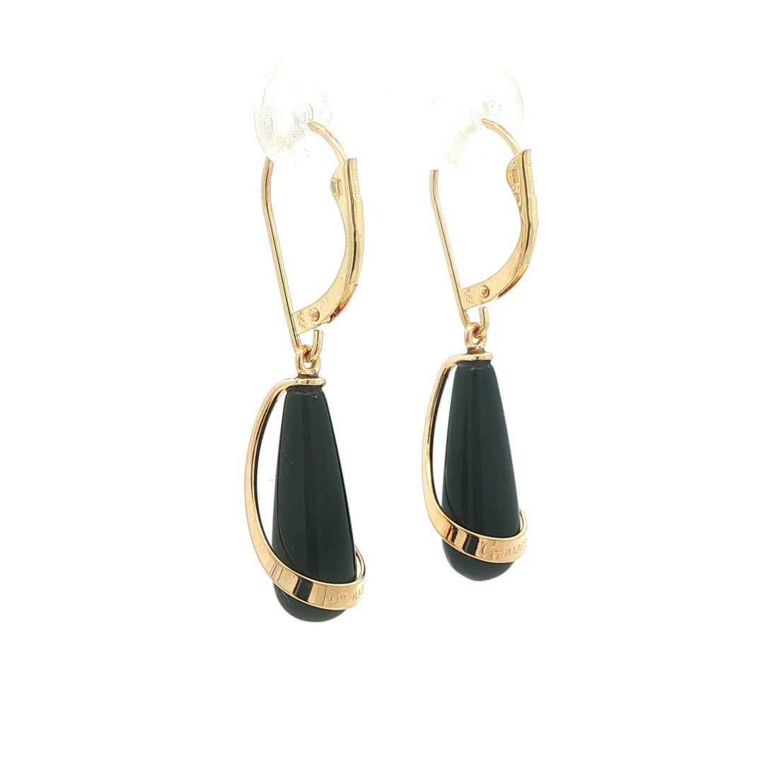 14k Yellow Gold Leverback Teardrop Onyx Dangle Earrings: 14k Yellow Gold Leverback Teardrop Onyx Dangle Earrings These elegant dangle earrings feature teardrop-cut natural black onyx gemstones set in solid 14k yellow gold. The earrings have a secure lever b