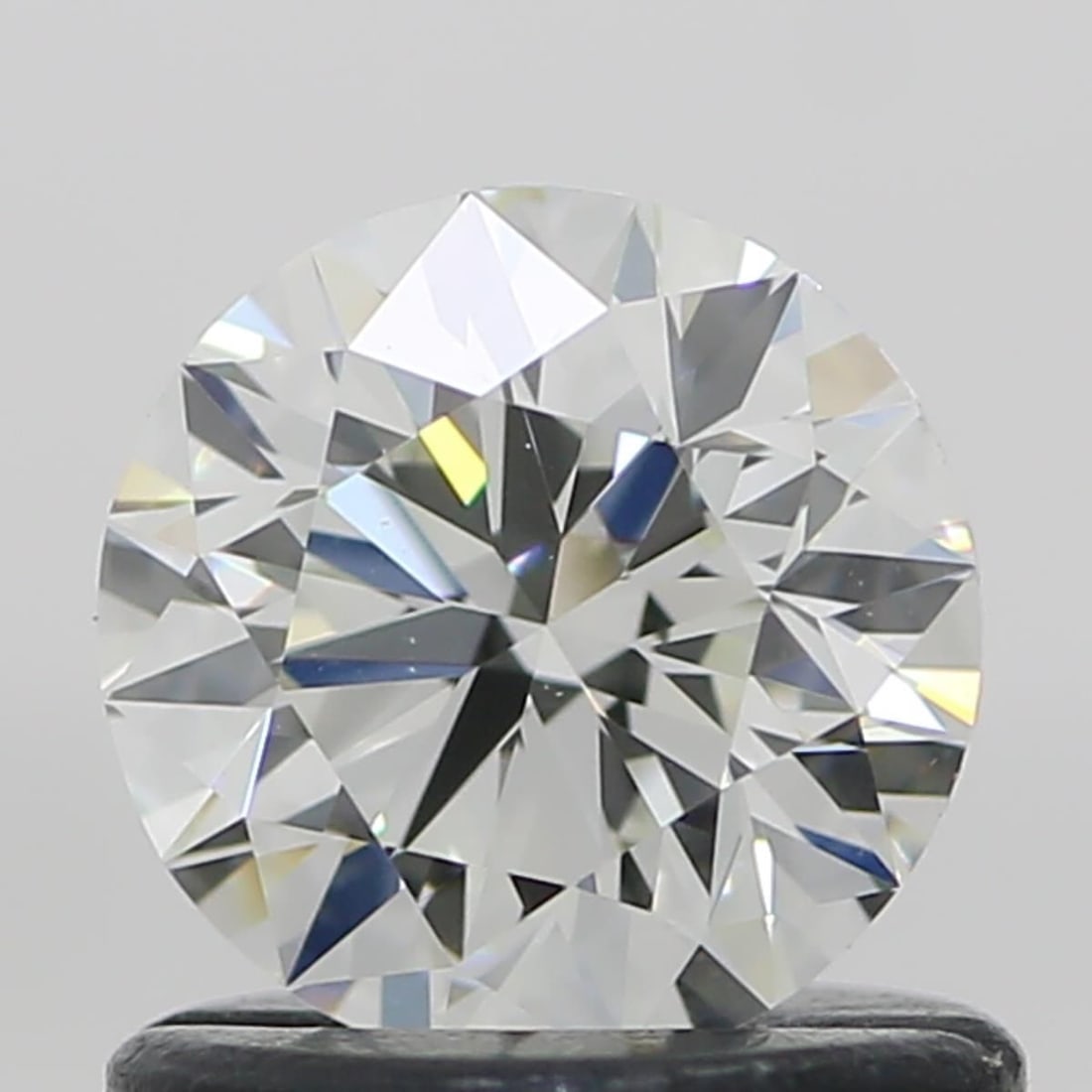 Loose Diamond - ROUND 0.73ct J VVS2: Loose Diamond - ROUND 0.73ct J VVS2 Source: Natural Shape: ROUND Carats: 0.73 Color: J Clarity: VVS2 Certification: GIA Video: