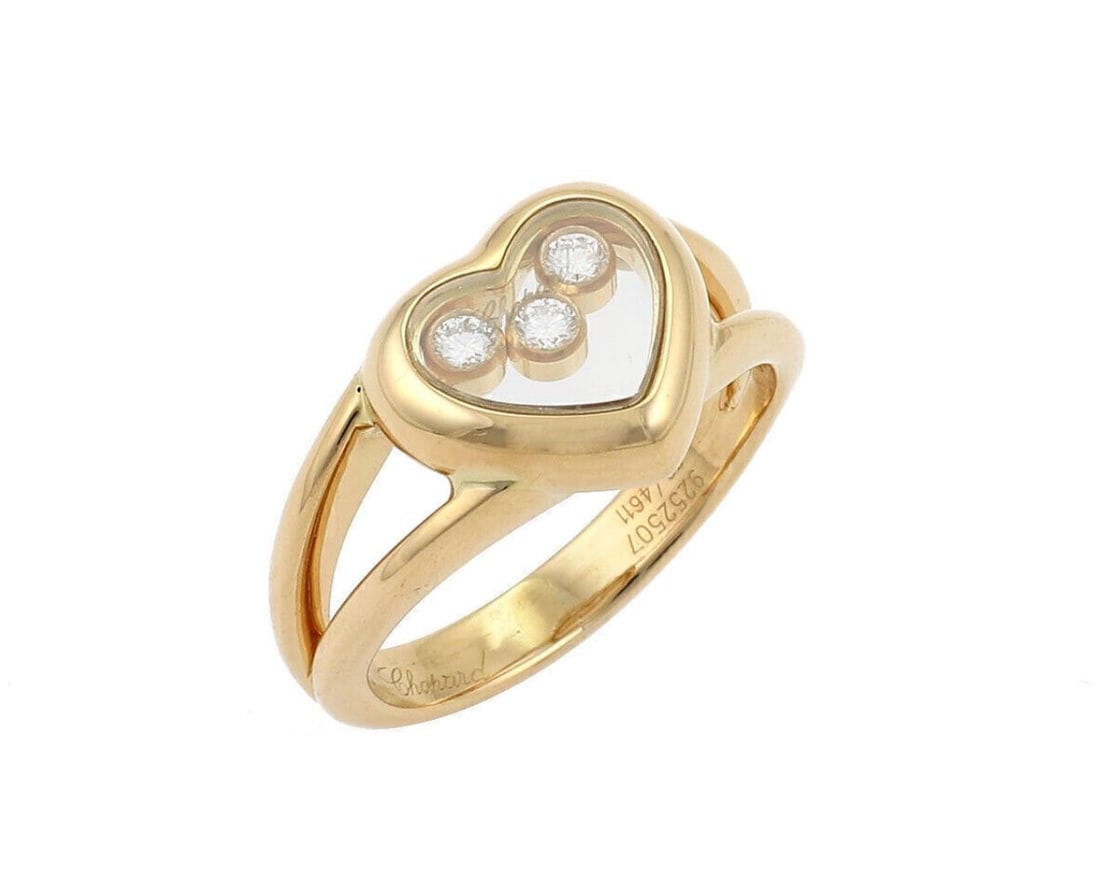 Chopard Happy Diamonds Heart Ring 18k Yellow Gold Size 5: Chopard Happy Diamonds Heart Ring 18k Yellow Gold Size 5 This Chopard Happy Diamonds heart ring is crafted from solid 18k yellow gold and features the collection's signature floating natural diamond e