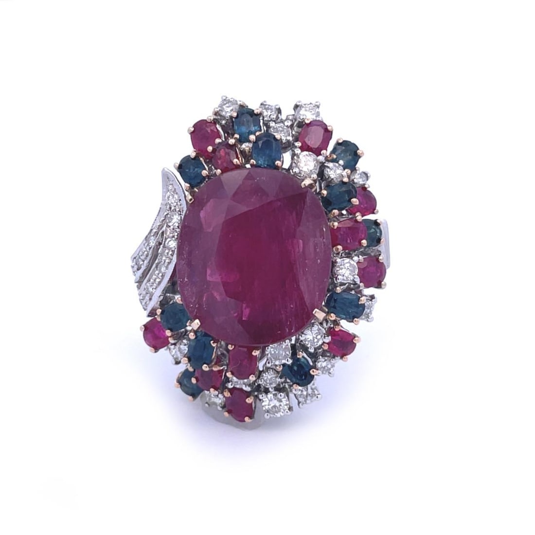 Stunning 14k White Gold Cocktail Ring with 18.3ct Ruby and Diamonds: Stunning 14k White Gold Cocktail Ring with 18.3ct Ruby and Diamonds This stunning cocktail ring is a true statement piece, expertly crafted from 14k white gold. At its center, a magnificent 18.3 carat