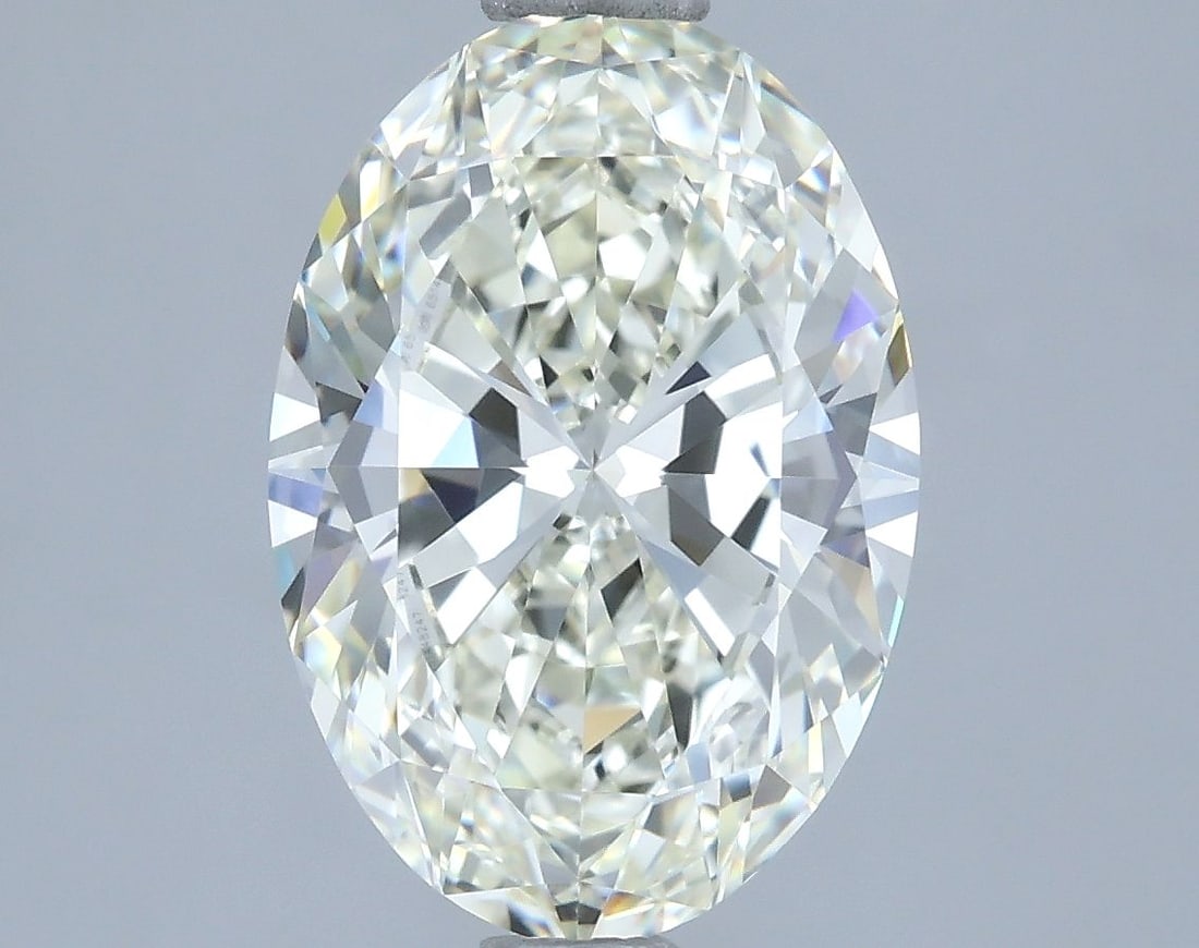 Loose Diamond - OVAL 2.6ct J IF: Loose Diamond - OVAL 2.6ct J IF Source: Natural Shape: OVAL Carats: 2.6 Color: J Clarity: IF Certification: IGI Video: