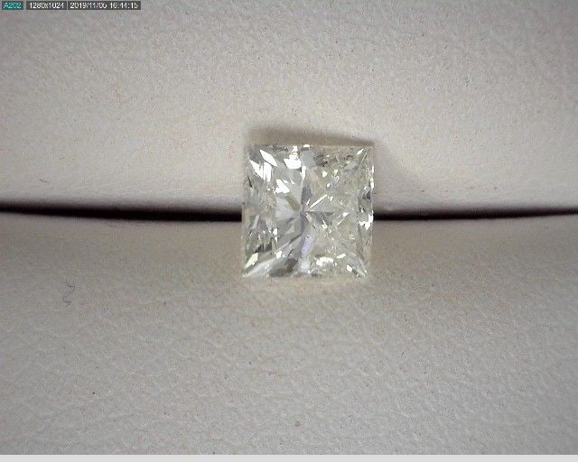 Loose Diamond - PRINCESS 0.98ct G I1: Loose Diamond - PRINCESS 0.98ct G I1 Source: Natural Shape: PRINCESS Carats: 0.98 Color: G Clarity: I1 Certification: OTHER PLEASE NOTE: Framed, Large, or heavy items do not have shipping costs includ