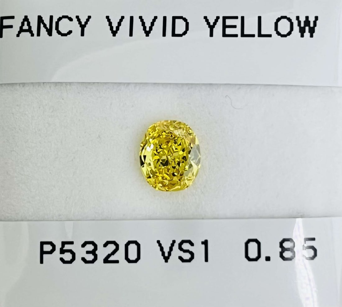 Loose Diamond - OVAL 0.85ct Fancy Vivid Yellow VS1: Loose Diamond - OVAL 0.85ct Fancy Vivid Yellow VS1 Source: Natural Shape: OVAL Carats: 0.85 Color: Fancy Vivid Yellow Certification: GIA Video: