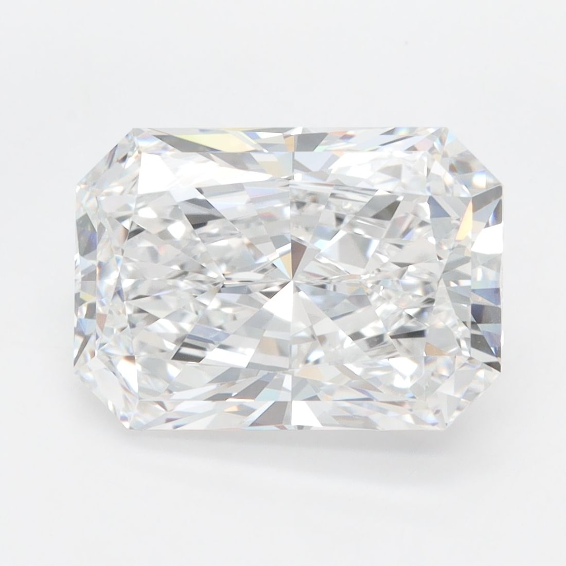Loose Diamond - RADIANT 5.31ct D IF: Loose Diamond - RADIANT 5.31ct D IF Source: This is a real non-mined Diamond that has been grown in a lab Shape: RADIANT Carats: 5.31 Color: D Clarity: IF Certification: IGI PLEASE NOTE: Framed, Large