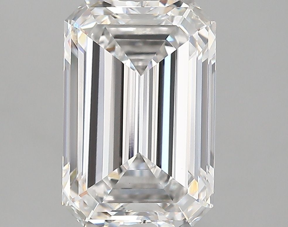 Loose Diamond - EMERALD 3.98ct E VVS2: Loose Diamond - EMERALD 3.98ct E VVS2 Source: This is a real non-mined Diamond that has been grown in a lab Shape: EMERALD Carats: 3.98 Color: E Clarity: VVS2 Certification: IGI Video: