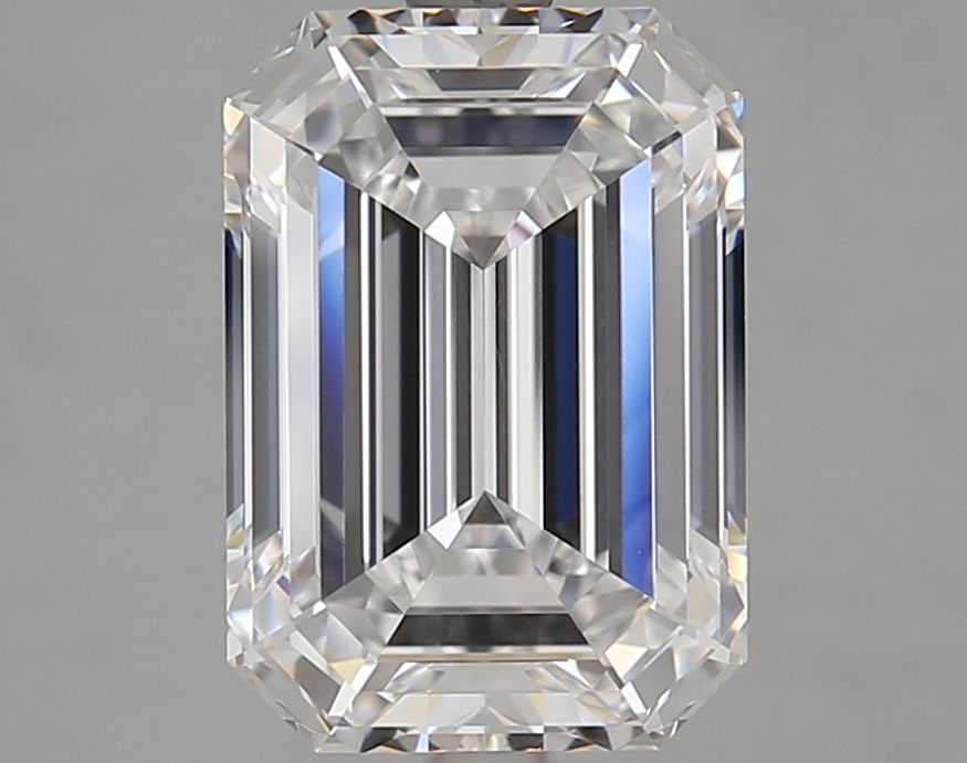 Loose Diamond - EMERALD 4.1ct D VVS2: Loose Diamond - EMERALD 4.1ct D VVS2 Source: This is a real non-mined Diamond that has been grown in a lab Shape: EMERALD Carats: 4.1 Color: D Clarity: VVS2 Certification: GIA Video: