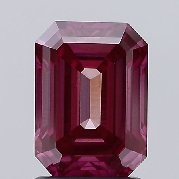 Loose Diamond - EMERALD 2.21ct Fancy Vivid Pink VS2: Loose Diamond - EMERALD 2.21ct Fancy Vivid Pink VS2 Source: This is a real non-mined Diamond that has been grown in a lab Shape: EMERALD Carats: 2.21 Color: Fancy Vivid Pink Certification: IGI Video:
