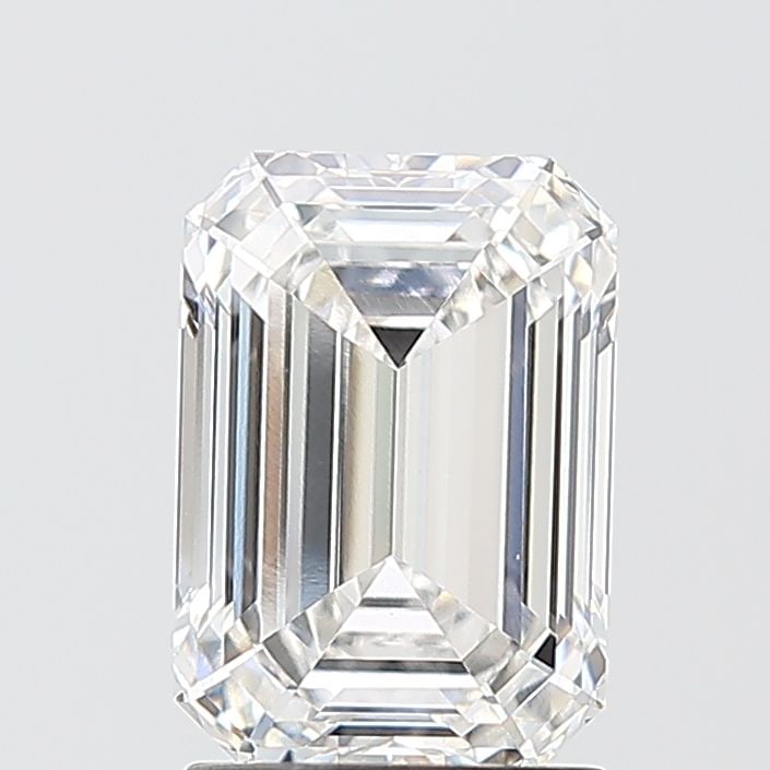 Loose Diamond - EMERALD 2.1ct E VVS2: Loose Diamond - EMERALD 2.1ct E VVS2 Source: This is a real non-mined Diamond that has been grown in a lab Shape: EMERALD Carats: 2.1 Color: E Clarity: VVS2 Certification: IGI PLEASE NOTE: Framed, Lar