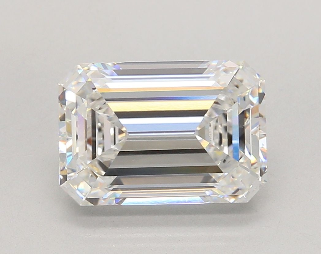Loose Diamond - EMERALD 4.54ct E VVS2: Loose Diamond - EMERALD 4.54ct E VVS2 Source: This is a real non-mined Diamond that has been grown in a lab Shape: EMERALD Carats: 4.54 Color: E Clarity: VVS2 Certification: IGI Video: