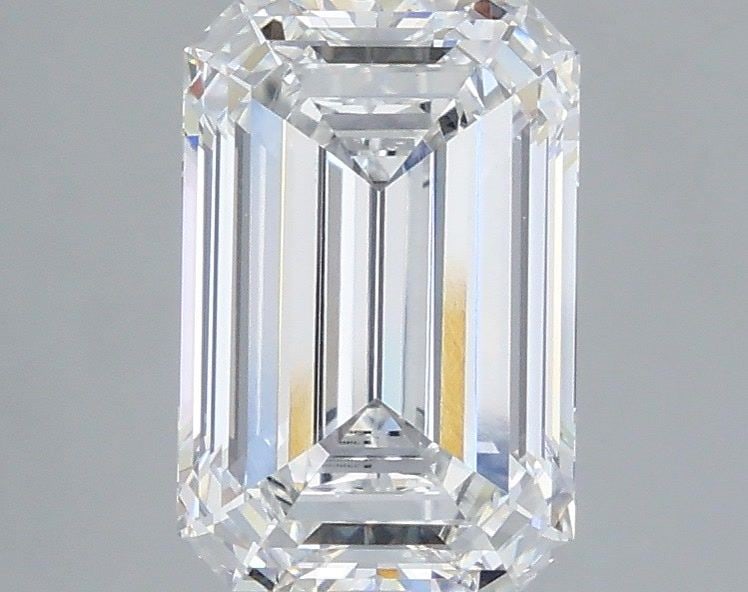 Loose Diamond - EMERALD 3.28ct E VS1: Loose Diamond - EMERALD 3.28ct E VS1 Source: This is a real non-mined Diamond that has been grown in a lab Shape: EMERALD Carats: 3.28 Color: E Clarity: VS1 Certification: IGI Video: