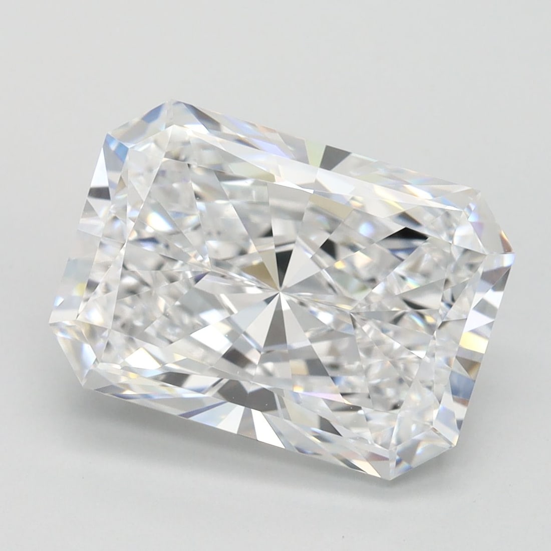 Loose Diamond - RADIANT 4.23ct D VVS1: Loose Diamond - RADIANT 4.23ct D VVS1 Source: This is a real non-mined Diamond that has been grown in a lab Shape: RADIANT Carats: 4.23 Color: D Clarity: VVS1 Certification: IGI Video: