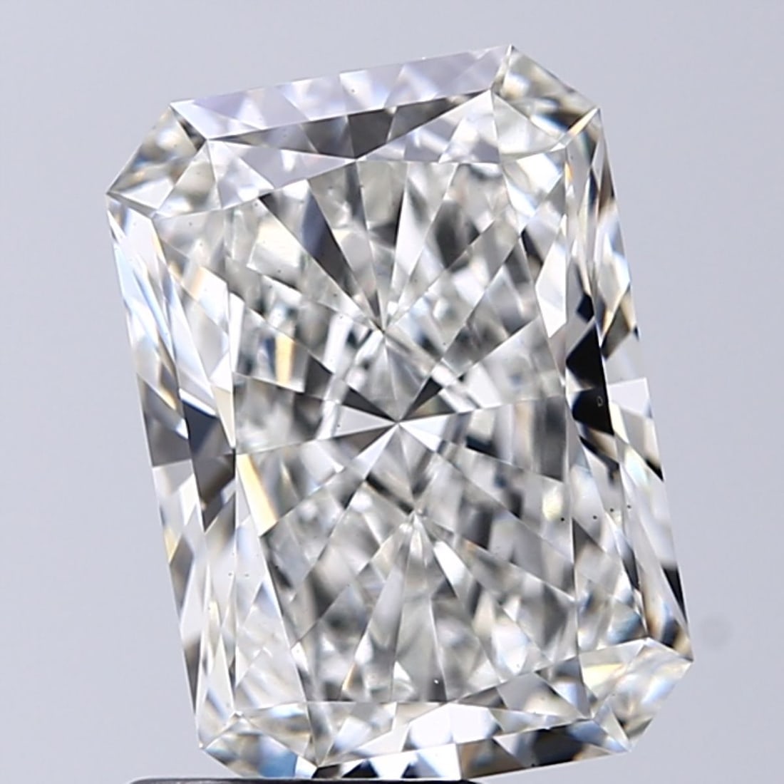 Loose Diamond - RADIANT 3.72ct G VS1: Loose Diamond - RADIANT 3.72ct G VS1 Source: This is a real non-mined Diamond that has been grown in a lab Shape: RADIANT Carats: 3.72 Color: G Clarity: VS1 Certification: IGI Video: