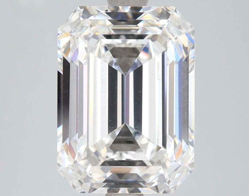 Loose Diamond - EMERALD 4.46ct F VVS2: Loose Diamond - EMERALD 4.46ct F VVS2 Source: This is a real non-mined Diamond that has been grown in a lab Shape: EMERALD Carats: 4.46 Color: F Clarity: VVS2 Certification: IGI Video: