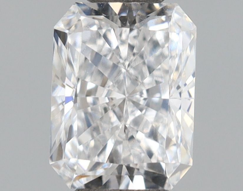 Loose Diamond - RADIANT 0.73ct E VS1: Loose Diamond - RADIANT 0.73ct E VS1 Source: This is a real non-mined Diamond that has been grown in a lab Shape: RADIANT Carats: 0.73 Color: E Clarity: VS1 Certification: IGI Video: