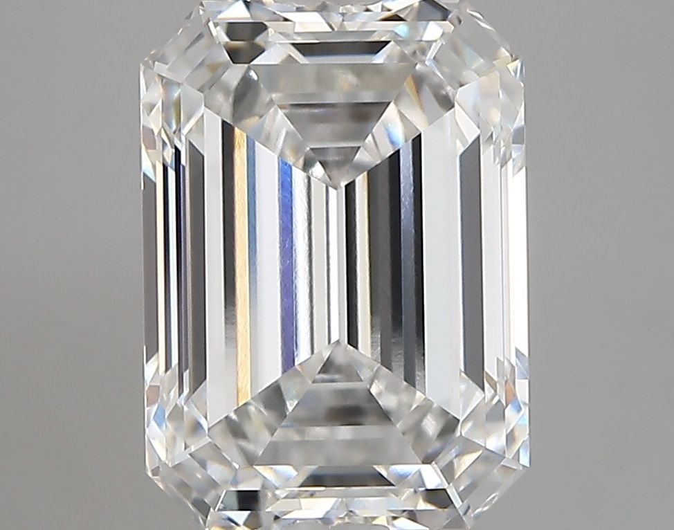 Loose Diamond - EMERALD 4.41ct E VVS2: Loose Diamond - EMERALD 4.41ct E VVS2 Source: This is a real non-mined Diamond that has been grown in a lab Shape: EMERALD Carats: 4.41 Color: E Clarity: VVS2 Certification: IGI Video:
