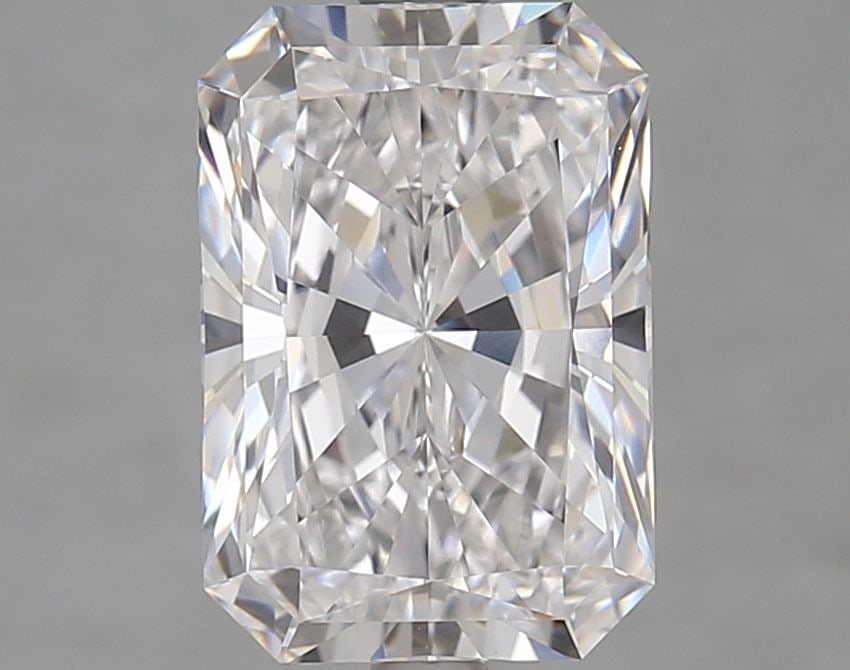Loose Diamond - RADIANT 3.33ct E VVS1: Loose Diamond - RADIANT 3.33ct E VVS1 Source: This is a real non-mined Diamond that has been grown in a lab Shape: RADIANT Carats: 3.33 Color: E Clarity: VVS1 Certification: GIA Video: