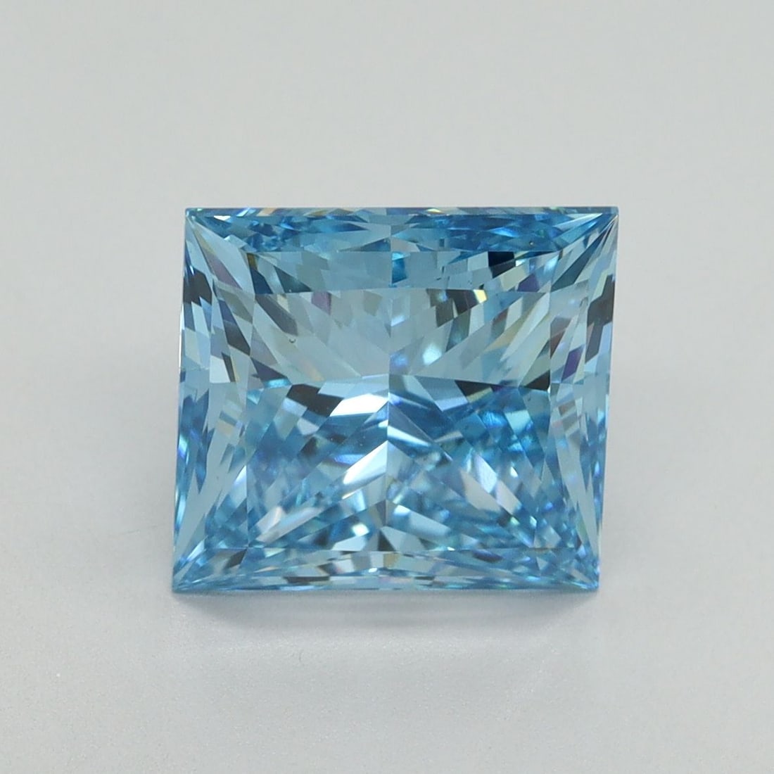 Loose Diamond - PRINCESS 4.01ct Fancy Vivid Blue VS1: Loose Diamond - PRINCESS 4.01ct Fancy Vivid Blue VS1 Source: This is a real non-mined Diamond that has been grown in a lab Shape: PRINCESS Carats: 4.01 Color: Fancy Vivid Blue Certification: IGI Video