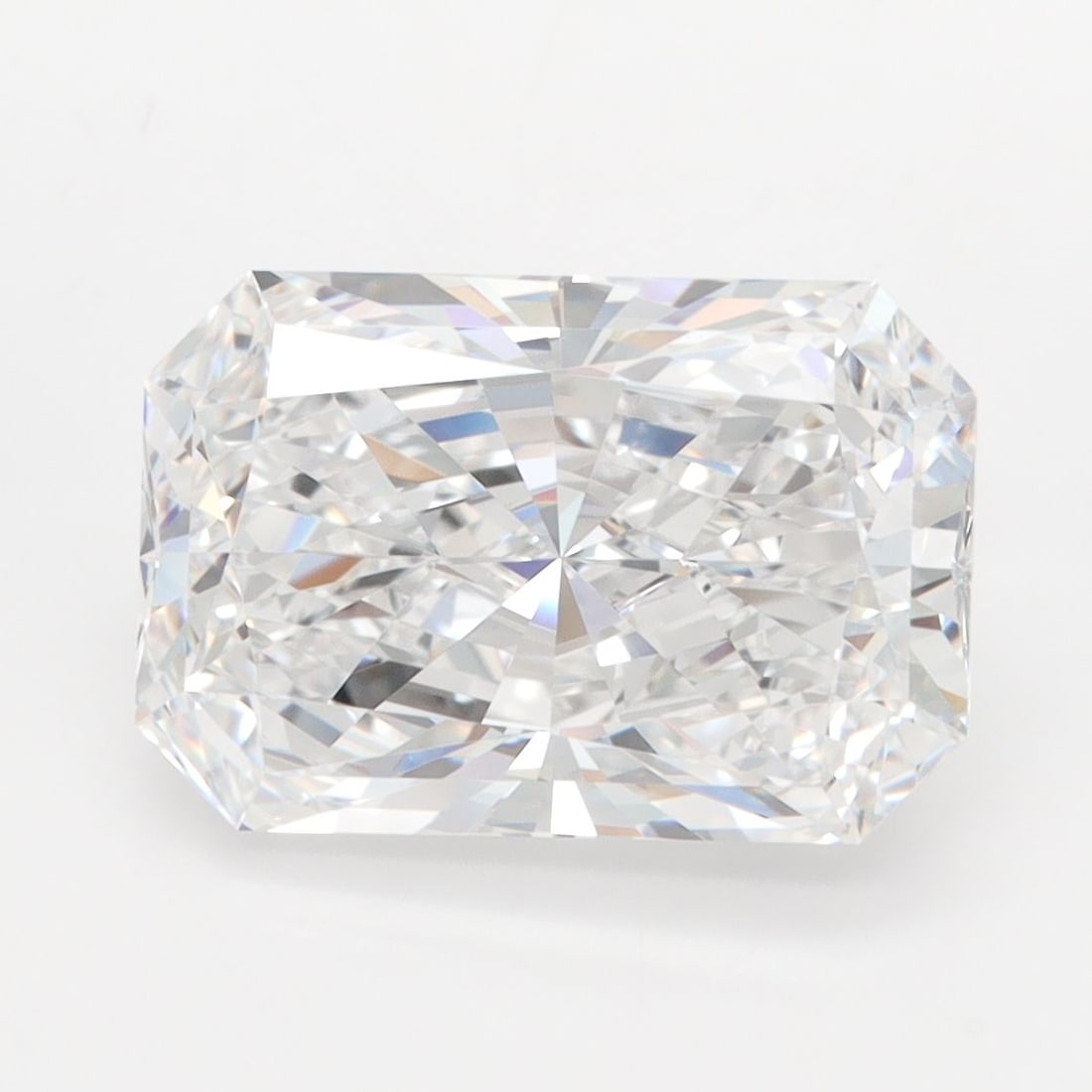 Loose Diamond - RADIANT 4.32ct D IF: Loose Diamond - RADIANT 4.32ct D IF Source: This is a real non-mined Diamond that has been grown in a lab Shape: RADIANT Carats: 4.32 Color: D Clarity: IF Certification: IGI Video:
