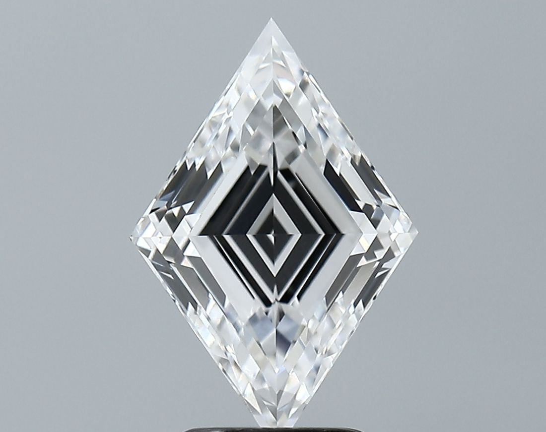 Loose Diamond - LOZENGE 2.72ct D VVS1: Loose Diamond - LOZENGE 2.72ct D VVS1 Source: This is a real non-mined Diamond that has been grown in a lab Shape: LOZENGE Carats: 2.72 Color: D Clarity: VVS1 Certification: GIA Video: