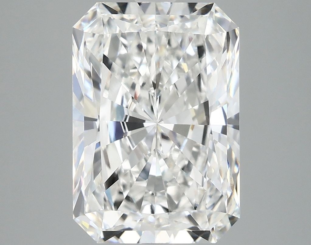 Loose Diamond - RADIANT 4.53ct E VVS2: Loose Diamond - RADIANT 4.53ct E VVS2 Source: This is a real non-mined Diamond that has been grown in a lab Shape: RADIANT Carats: 4.53 Color: E Clarity: VVS2 Certification: IGI PLEASE NOTE: Framed, L