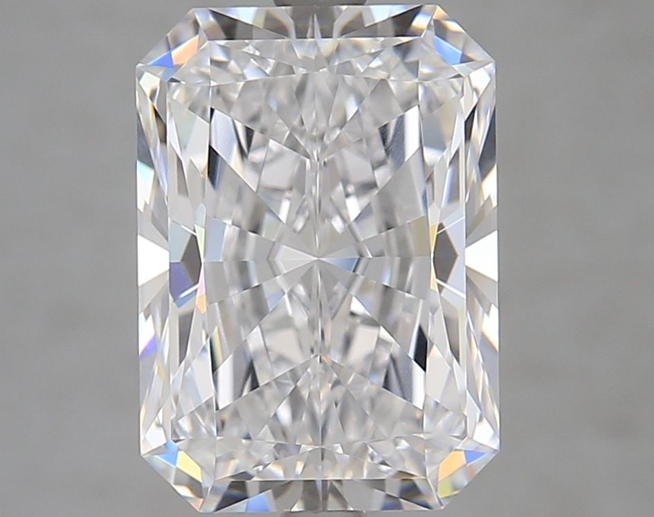 Loose Diamond - RADIANT 5.01ct D VVS1: Loose Diamond - RADIANT 5.01ct D VVS1 Source: This is a real non-mined Diamond that has been grown in a lab Shape: RADIANT Carats: 5.01 Color: D Clarity: VVS1 Certification: IGI Video: