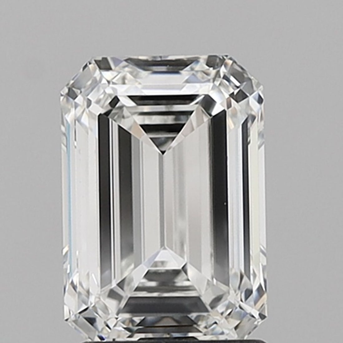 Loose Diamond - EMERALD 2.19ct E IF: Loose Diamond - EMERALD 2.19ct E IF Source: This is a real non-mined Diamond that has been grown in a lab Shape: EMERALD Carats: 2.19 Color: E Clarity: IF Certification: IGI Video: