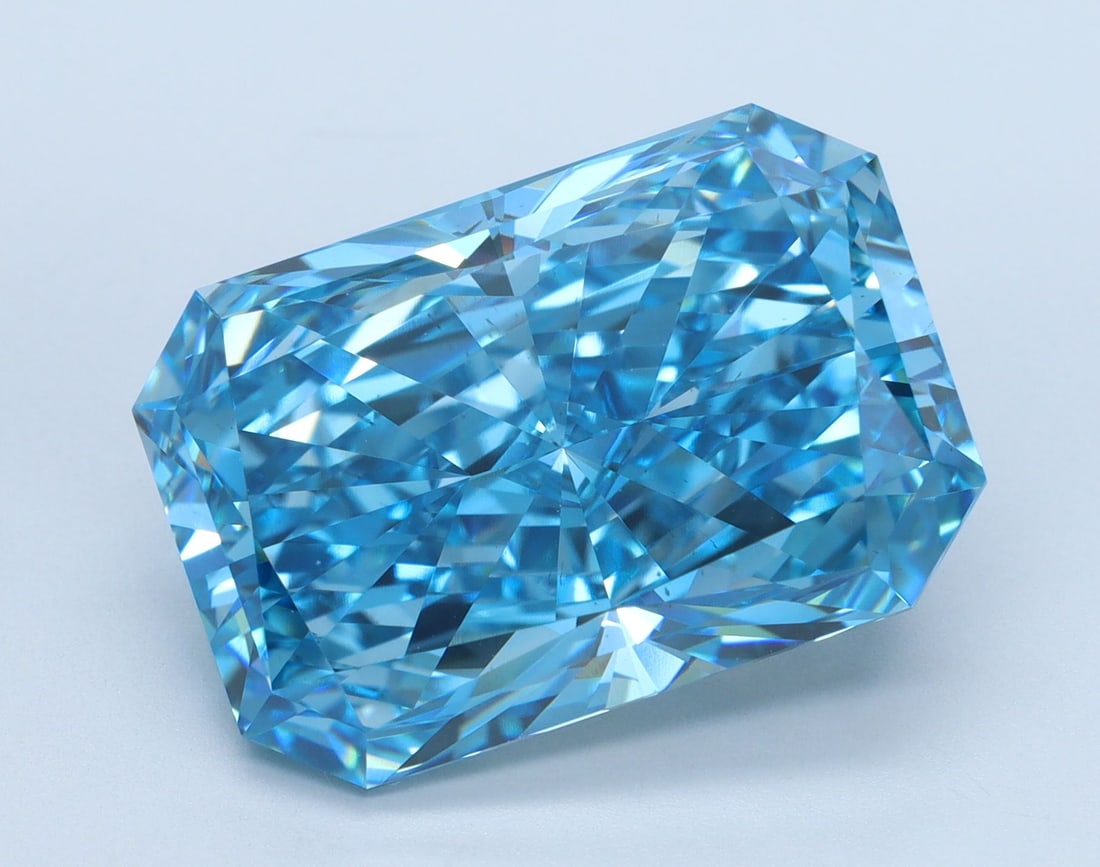 Loose Diamond - RADIANT 11.0ct Fancy Vivid Blue VS2: Loose Diamond - RADIANT 11.0ct Fancy Vivid Blue VS2 Source: This is a real non-mined Diamond that has been grown in a lab Shape: RADIANT Carats: 11.0 Color: Fancy Vivid Blue Certification: IGI Video:
