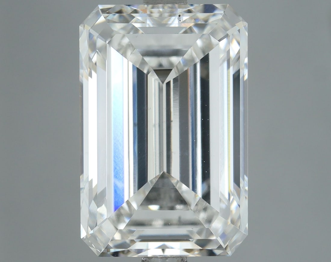 Loose Diamond - EMERALD 4.82ct F VS1: Loose Diamond - EMERALD 4.82ct F VS1 Source: This is a real non-mined Diamond that has been grown in a lab Shape: EMERALD Carats: 4.82 Color: F Clarity: VS1 Certification: IGI Video:
