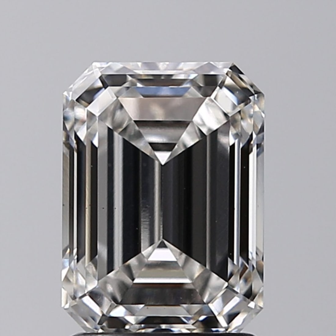 Loose Diamond - EMERALD 2.02ct G VS1: Loose Diamond - EMERALD 2.02ct G VS1 Source: This is a real non-mined Diamond that has been grown in a lab Shape: EMERALD Carats: 2.02 Color: G Clarity: VS1 Certification: GIA Video: