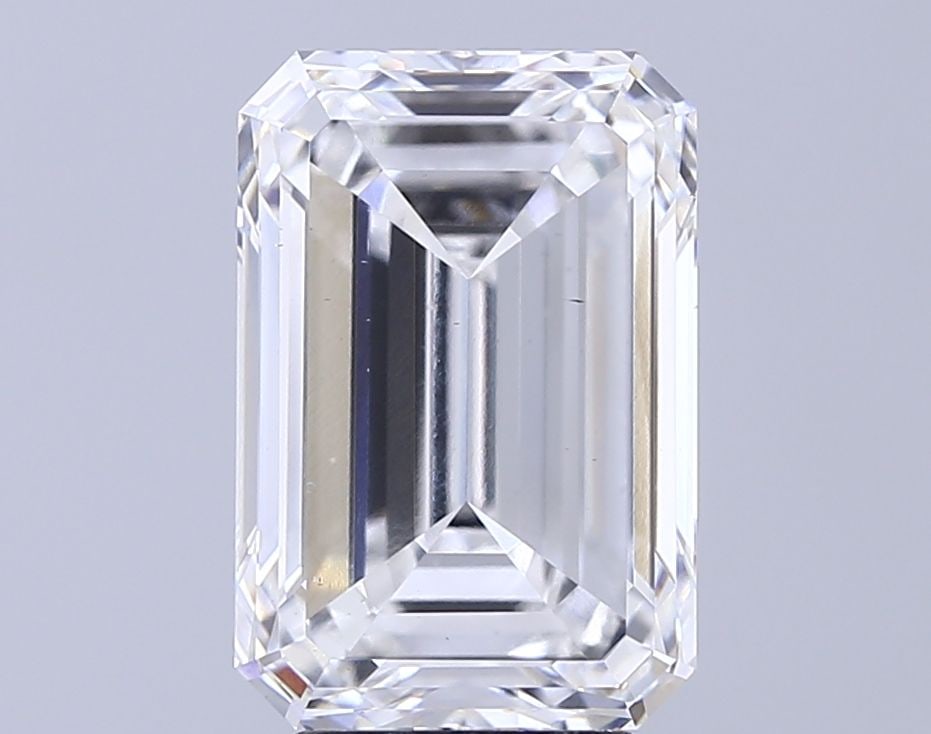 Loose Diamond - EMERALD 4.02ct E VS2: Loose Diamond - EMERALD 4.02ct E VS2 Source: This is a real non-mined Diamond that has been grown in a lab Shape: EMERALD Carats: 4.02 Color: E Clarity: VS2 Certification: IGI Video:
