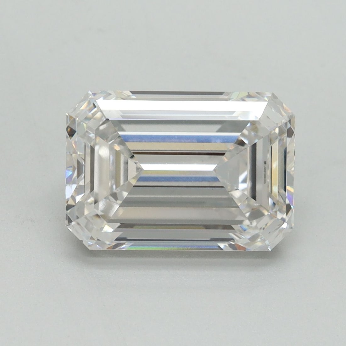 Loose Diamond - EMERALD 4.03ct D VVS2: Loose Diamond - EMERALD 4.03ct D VVS2 Source: This is a real non-mined Diamond that has been grown in a lab Shape: EMERALD Carats: 4.03 Color: D Clarity: VVS2 Certification: IGI Video: