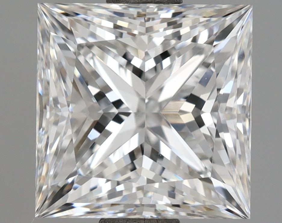 Loose Diamond - PRINCESS 2.5ct E VVS2: Loose Diamond - PRINCESS 2.5ct E VVS2 Source: This is a real non-mined Diamond that has been grown in a lab Shape: PRINCESS Carats: 2.5 Color: E Clarity: VVS2 Certification: IGI Video:
