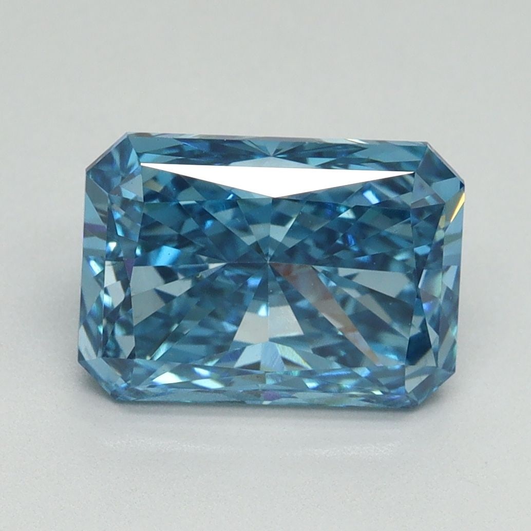 Loose Diamond - RADIANT 3.17ct Fancy Vivid Blue VS1: Loose Diamond - RADIANT 3.17ct Fancy Vivid Blue VS1 Source: This is a real non-mined Diamond that has been grown in a lab Shape: RADIANT Carats: 3.17 Color: Fancy Vivid Blue Certification: IGI Video: