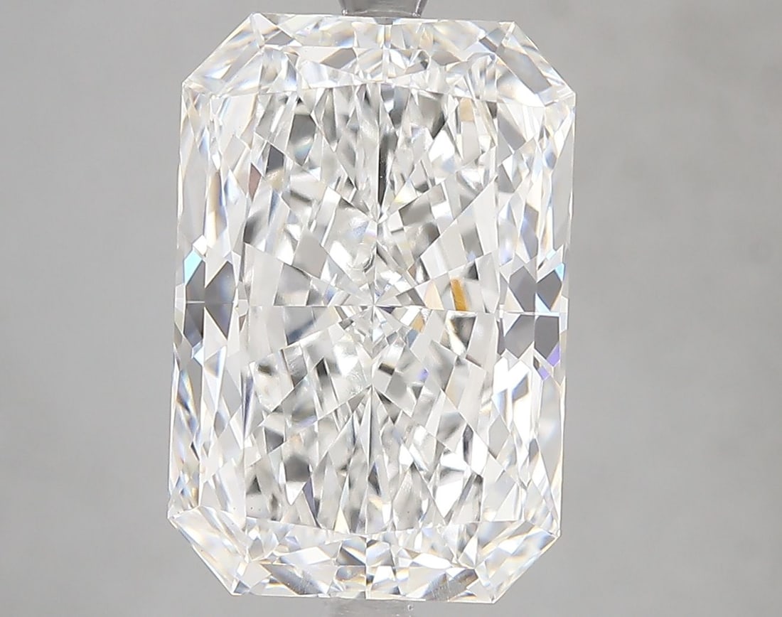 Loose Diamond - RADIANT 7.14ct F VVS2: Loose Diamond - RADIANT 7.14ct F VVS2 Source: This is a real non-mined Diamond that has been grown in a lab Shape: RADIANT Carats: 7.14 Color: F Clarity: VVS2 Certification: IGI Video: