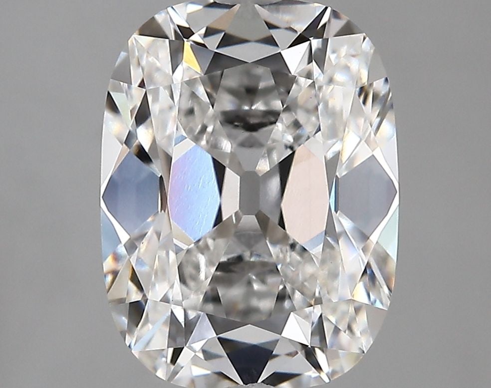 Loose Diamond - CUSHION MODIFIED 4.07ct E VVS2: Loose Diamond - CUSHION MODIFIED 4.07ct E VVS2 Source: This is a real non-mined Diamond that has been grown in a lab Shape: CUSHION MODIFIED Carats: 4.07 Color: E Clarity: VVS2 Certification: IGI Vide